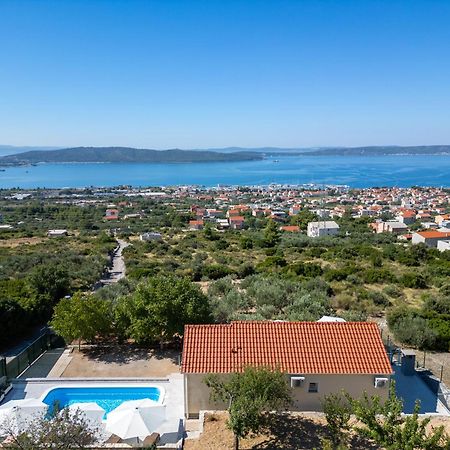 Private Villa Golden Hour With A View Of Split Area Kaštel Sućurac Buitenkant foto