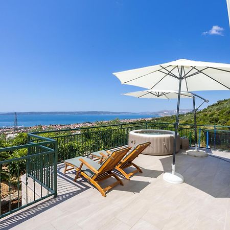 Private Villa Golden Hour With A View Of Split Area Kaštel Sućurac Buitenkant foto