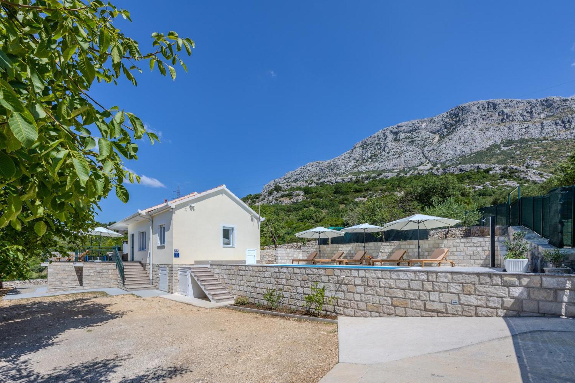 Private Villa Golden Hour With A View Of Split Area Kaštel Sućurac Buitenkant foto