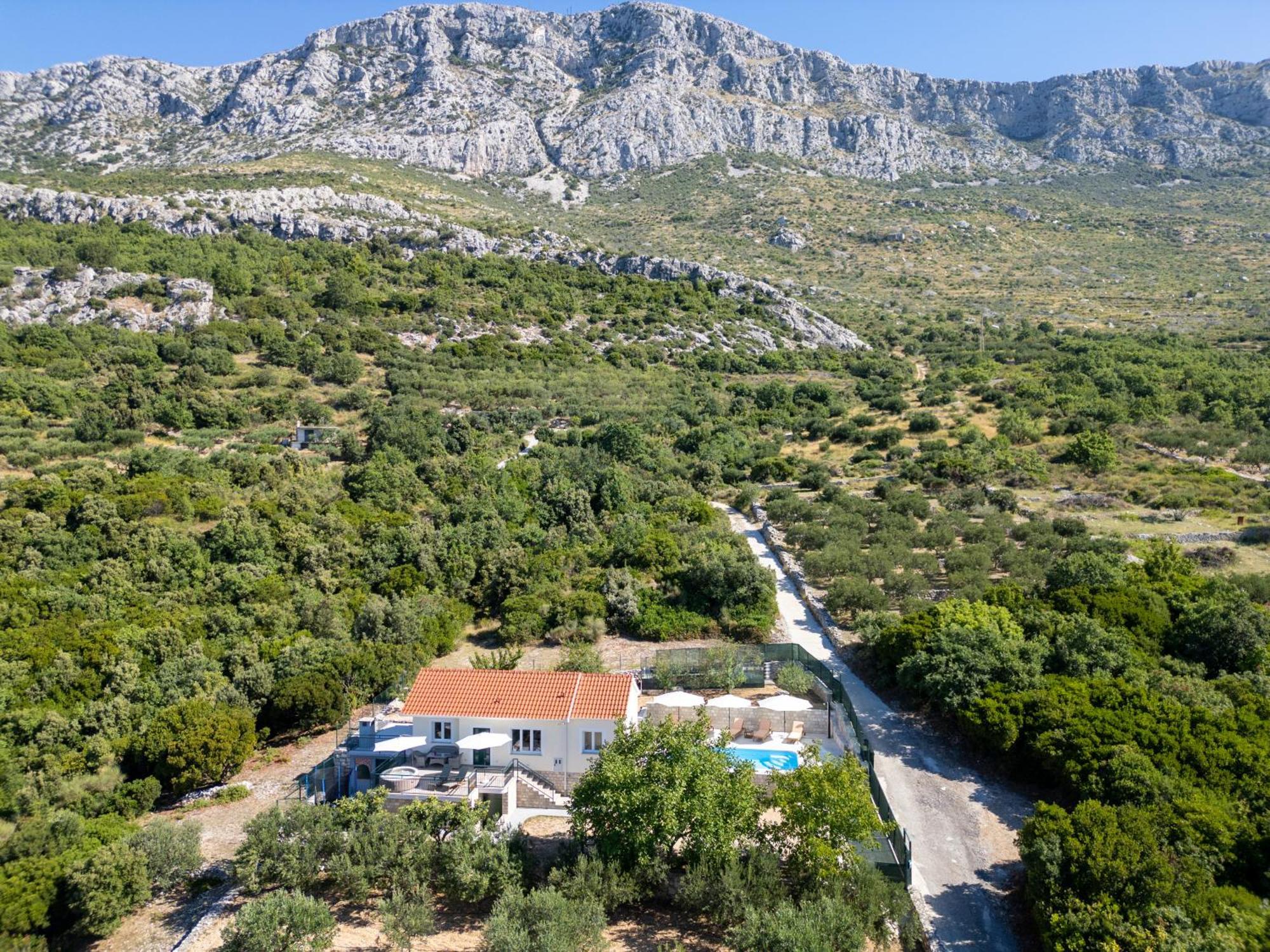 Private Villa Golden Hour With A View Of Split Area Kaštel Sućurac Buitenkant foto