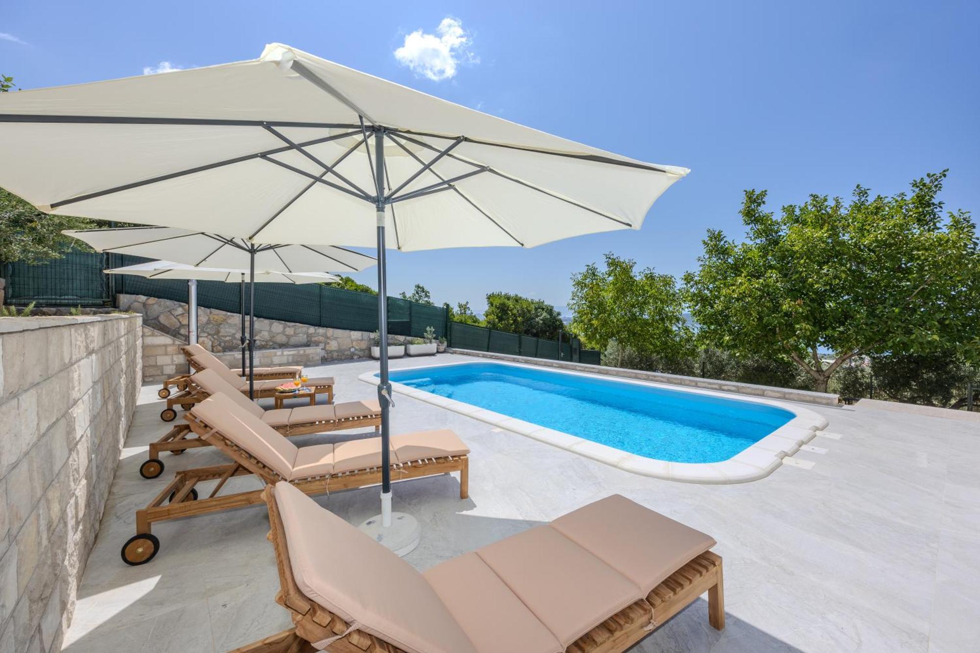 Private Villa Golden Hour With A View Of Split Area Kaštel Sućurac Buitenkant foto