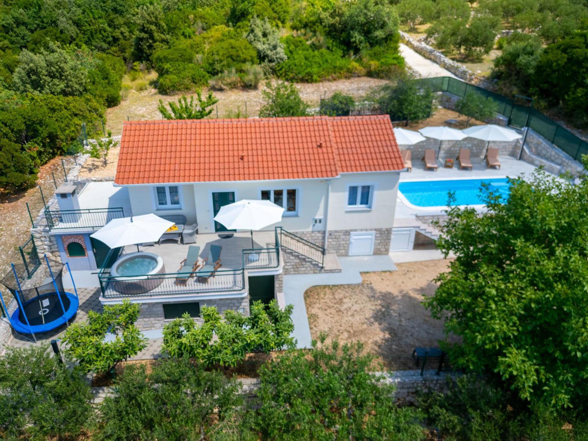 Private Villa Golden Hour With A View Of Split Area Kaštel Sućurac Buitenkant foto